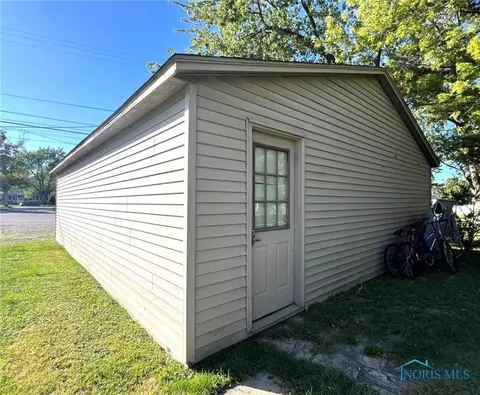 326 N 5th St, Sandusky, OH 43351 photo 2