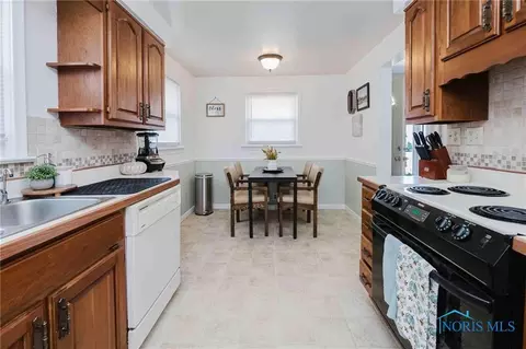 425 Rector Ave, Findlay, OH 45840 photo 8
