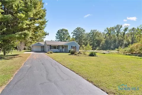 3010 Elmwood Dr, Sylvania, OH 43560