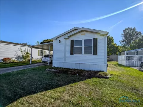 461 W Lytle St #43, Fostoria, OH 44830