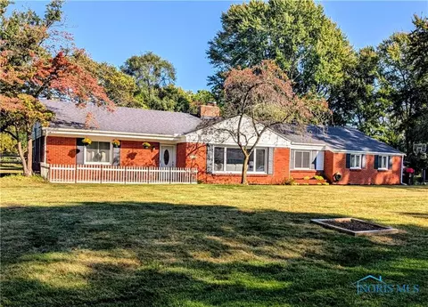 3520 Scarsborough Rd, Toledo, OH 43615