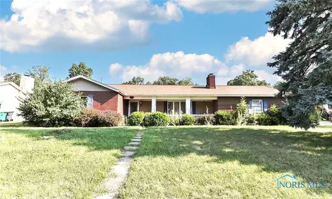 2806 Chapel Hill Dr, Lima, OH 45805