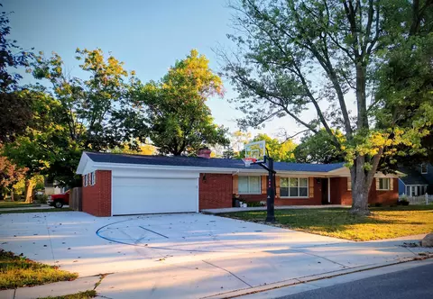 Exterior - 826 Parkview Ave, Bryan, OH 43506 photo 1 of 6