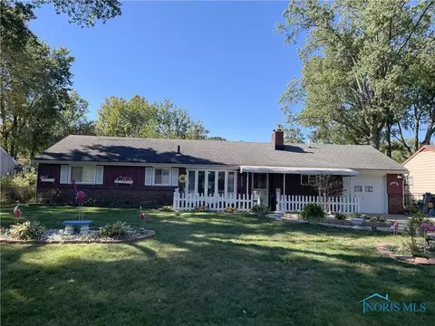 4823 Cedarhurst Rd, Toledo, OH 43613