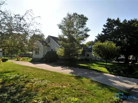 904 Askin St, Maumee, OH 43537