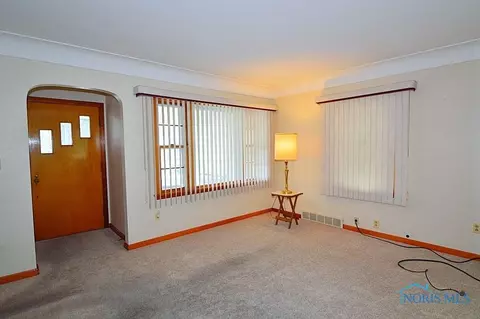 348 E Lake St, Toledo, OH 43608 photo 2
