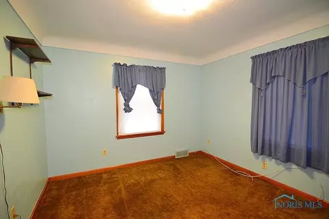 348 E Lake St, Toledo, OH 43608 photo 7