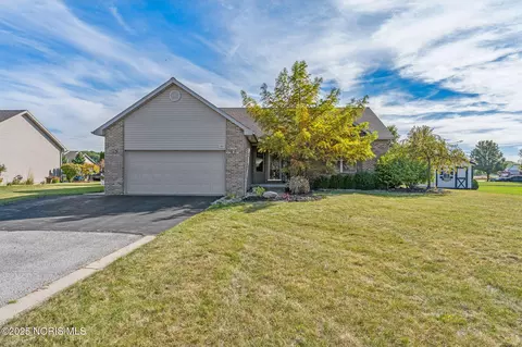 267 Sierra Ct, Findlay, OH 45840