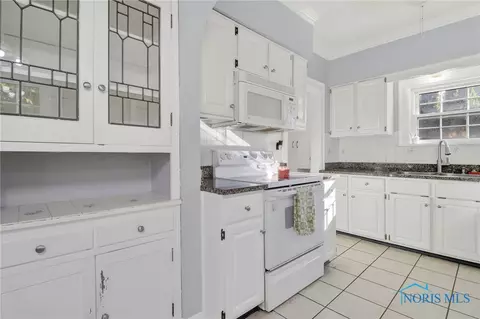 Kitchen - 2924 Goddard Rd, Toledo, OH 43606 photo 1 of 3
