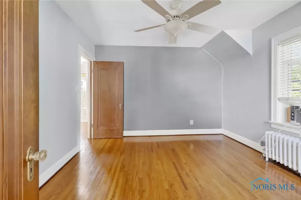 Bedroom - 2924 Goddard Rd, Toledo, OH 43606 photo 3 of 4