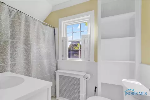 Bath - 2924 Goddard Rd, Toledo, OH 43606 photo 1 of 1
