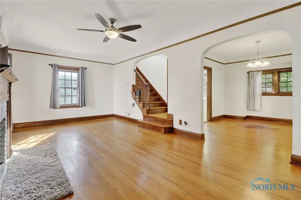 Living - 2924 Goddard Rd, Toledo, OH 43606 photo 3 of 3