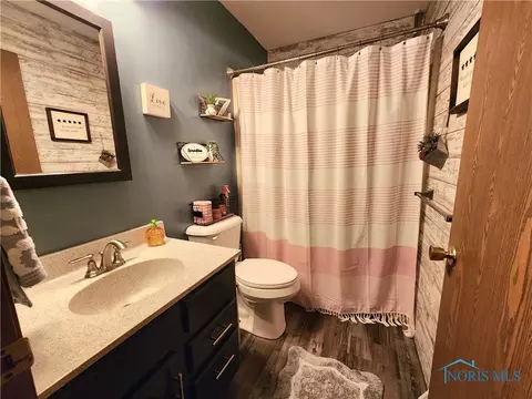 Bath - 75 Capri Dr, Napoleon, OH 43545 photo 1 of 2