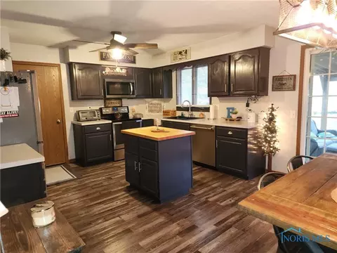Kitchen - 75 Capri Dr, Napoleon, OH 43545 photo 1 of 2