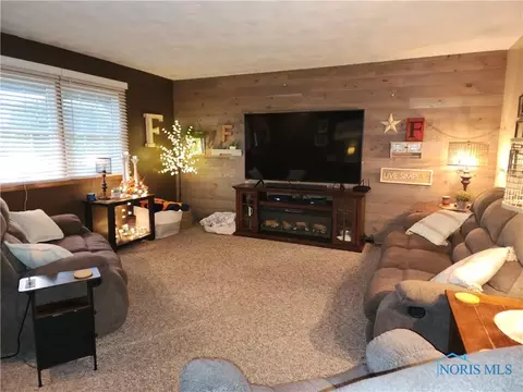 Living - 75 Capri Dr, Napoleon, OH 43545 photo 1 of 2