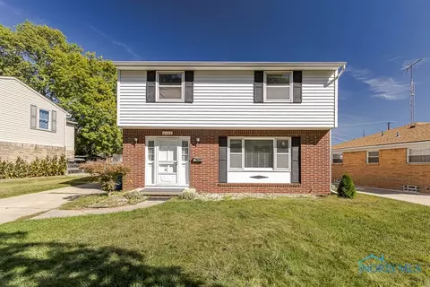 6102 Everwood Rd, Toledo, OH 43613