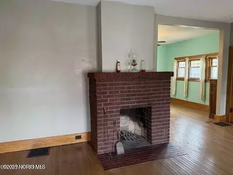Living - 300 S Williams St, Paulding, OH 45879 photo 2 of 5