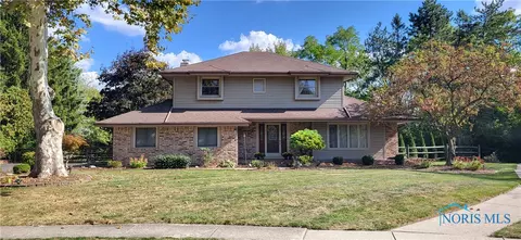 831 Whitehorse Ct, Perrysburg, OH 43551