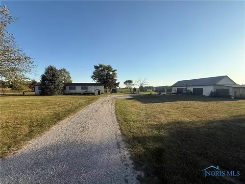 27652 Bowman Rd, Defiance, OH 43512