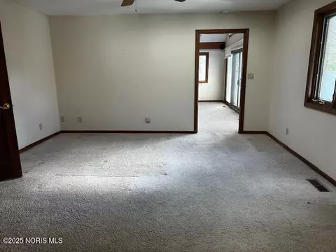 Living - 10258 Co Rd D, Bryan, OH 43506 photo 4 of 5