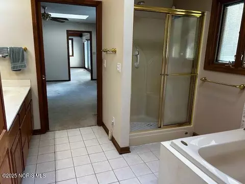 Bath - 10258 Co Rd D, Bryan, OH 43506 photo 3 of 5