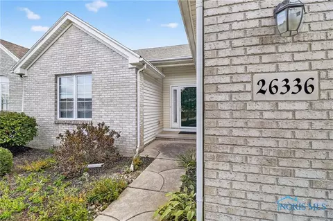 26336 E Wexford Dr, Perrysburg, OH 43551