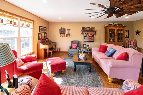 Living - 752 County Road 60, Ada, OH 45810 photo 3 of 5