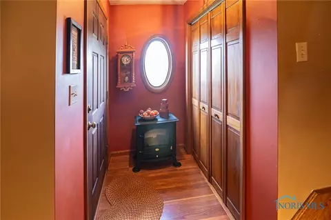 Entry Way - 752 County Road 60, Ada, OH 45810 photo 2 of 2