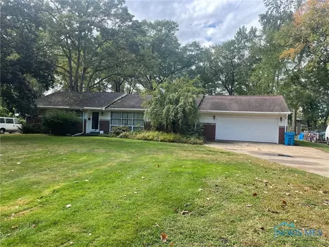 5213 Fairgreen Dr, Toledo, OH 43613
