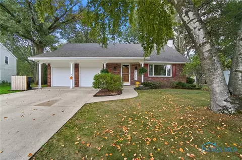1321 Charles St, Bowling Green, OH 43402