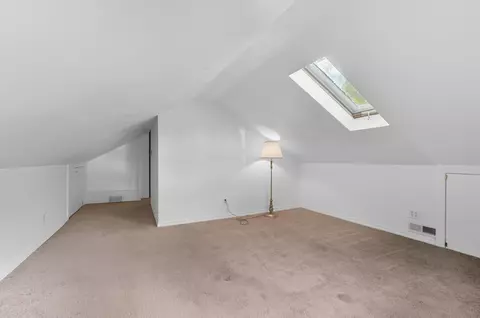 4921 Pine Ridge Rd, Toledo, OH 43615