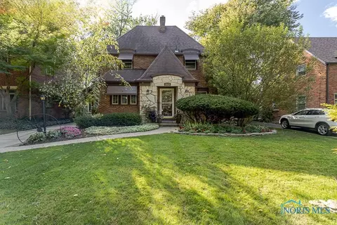 2829 Goddard Rd, Toledo, OH 43606