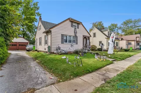 207 W Culbertson St, Fostoria, OH 44830