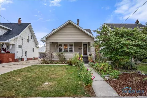 206 Colony Rd, Rossford, OH 43460