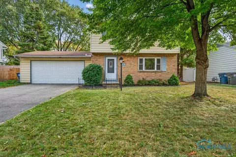 2155 Bishopsgate Dr, Toledo, OH 43614