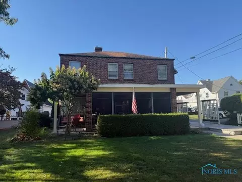 305 W 1st St, Defiance, OH 43512