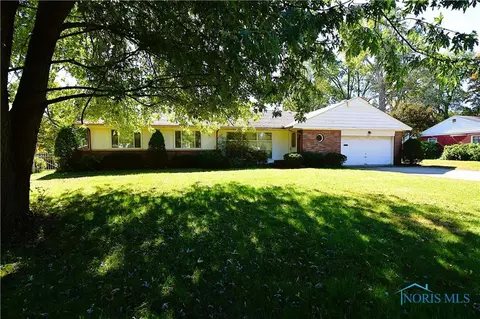 4225 Talwood Ln, Toledo, OH 43606