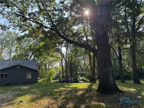 2748 Moffat Rd, Toledo, OH 43615
