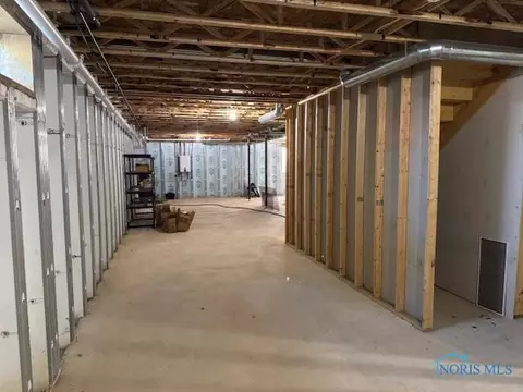 Entry Way - 17228 County Road H, Bryan, OH 43506 photo 1 of 2