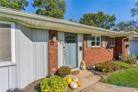 4634 Springbrook Dr, Toledo, OH 43615 photo 2