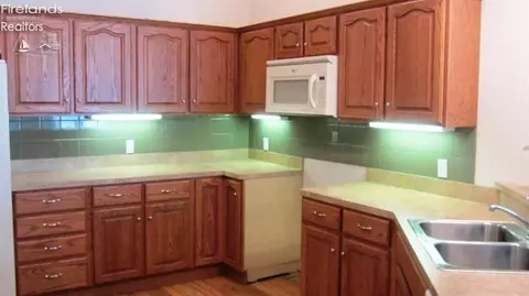 2907 Windsor Bridge Cir, Huron, OH 44839 photo 4