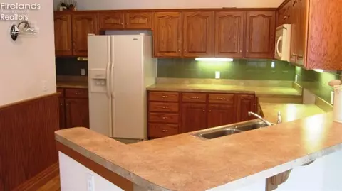 2907 Windsor Bridge Cir, Huron, OH 44839 photo 5