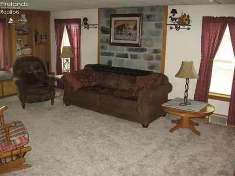 11601 Wright Rd, Berlin Heights, OH 44814 photo 3