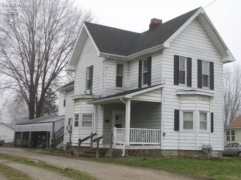1003 Vine St, Clyde, OH 43410 photo 2