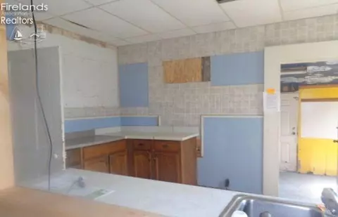 1029 Vine St, Clyde, OH 43410 photo 8