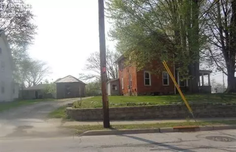 1029 Vine St, Clyde, OH 43410 photo 1