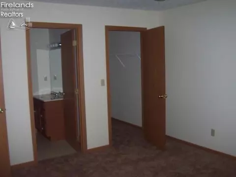 21 Ridgewood Dr, Willard, OH 44890 photo 7