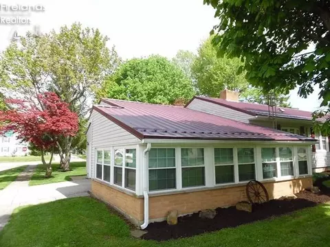 602 Ash St, Willard, OH 44890 photo 6