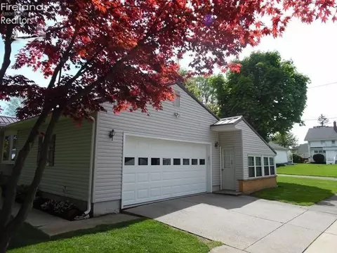 602 Ash St, Willard, OH 44890 photo 4