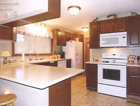 602 Ash St, Willard, OH 44890 photo 9